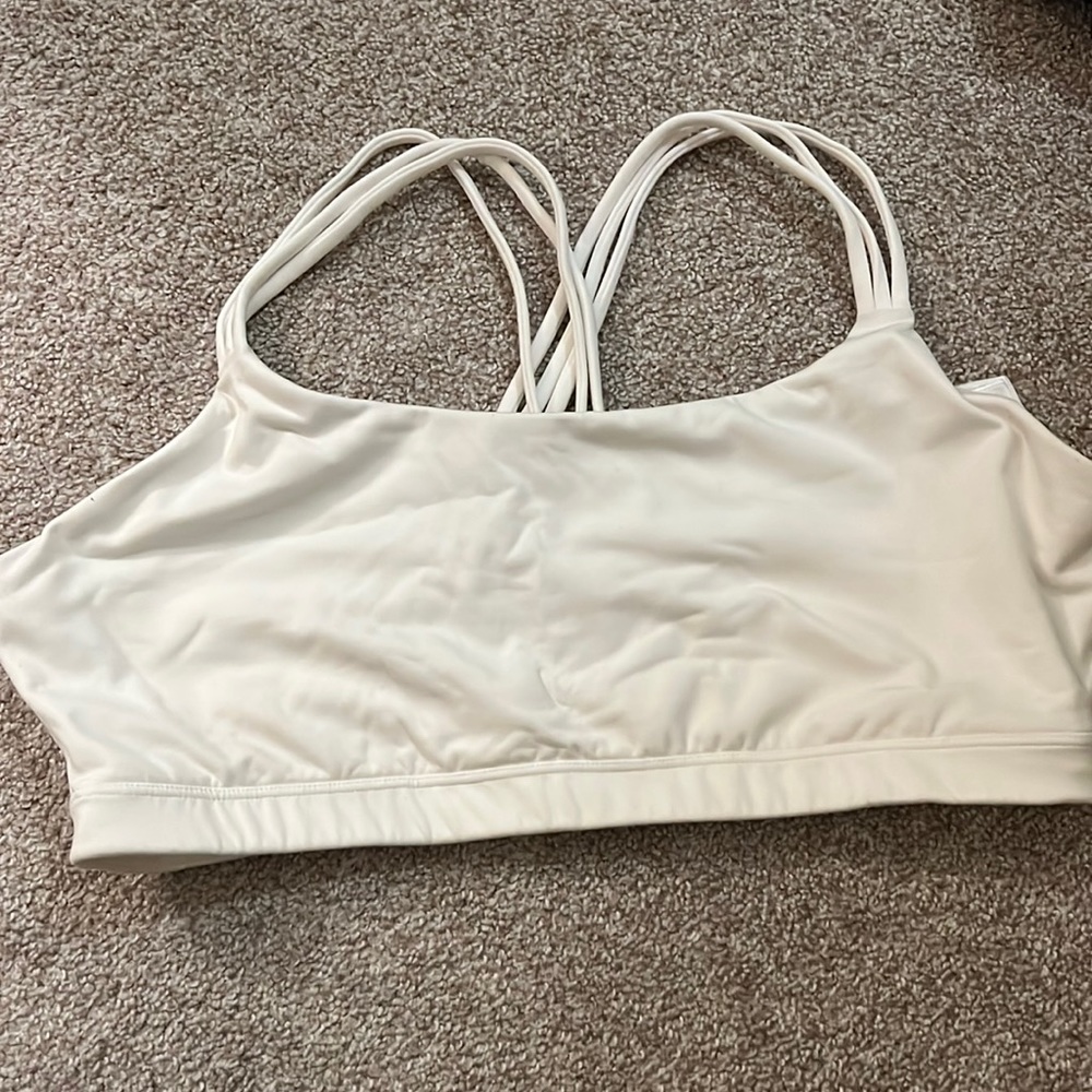GAPfit sports bra